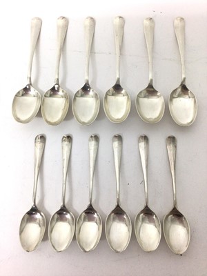 Lot 279 - Six George V Hanovarian Rat Tail pattern teaspoons (Sheffield 1931), together with a set of six similar coffee spoons (Sheffield 1912), maker Mappin & Webb, all at 5ozs (12)
