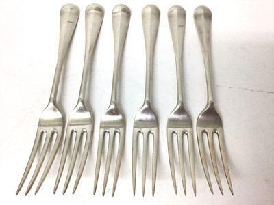 Lot 282 - Six George V Hanovarian pattern dinner forks (London 1932), all 13ozs