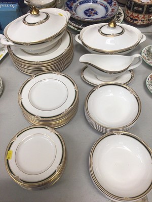 Lot 350 - Royal Doulton Forsyth pattern twelve place setting dinner service (51 pieces)
