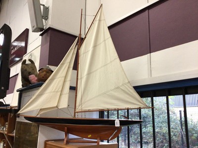 Lot 2523 - Decorative pond yacht by Nauticalia, London