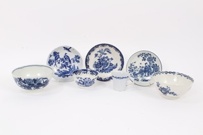 Lot 9 - A group of 18th century blue and white Worcester porcelain, including a Fence pattern bowl, another bowl, three saucers, a fluted cup and a tea bowl (7)