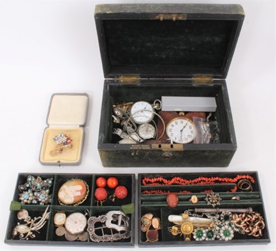 Lot 400 - Victorian leather jewellery box containing items of antique jewellery