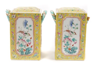 Lot 118 - Pair of Chinese porcelain pot pourri vases (damaged)