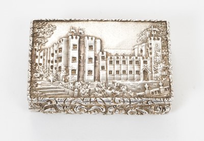 Lot 238 - Early Victorian silver castle top vinaigrette of rectangular form, Kenilworth Castle