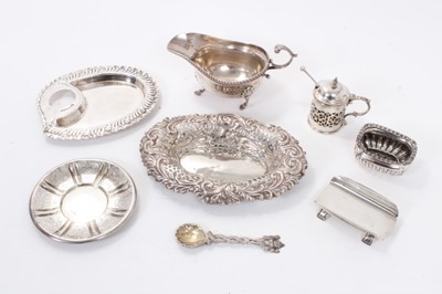 Lot 284 - Selection of miscellaneous late 19th/early 20th century silver and white metal, .