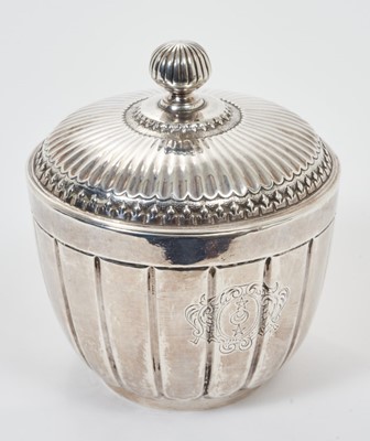 Lot 293 - Late 17th/early 18th century silver cup and cover or sugar bowl of fluted form