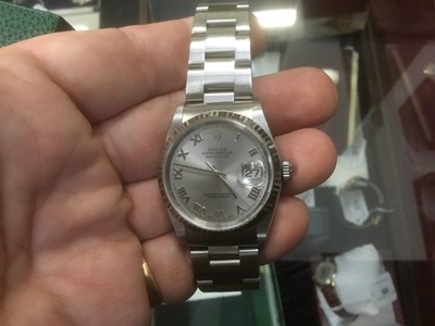 Lot 575 - Gentlemans Rolex Oyster Perpetual Datejust wristwatch, in original box with papers