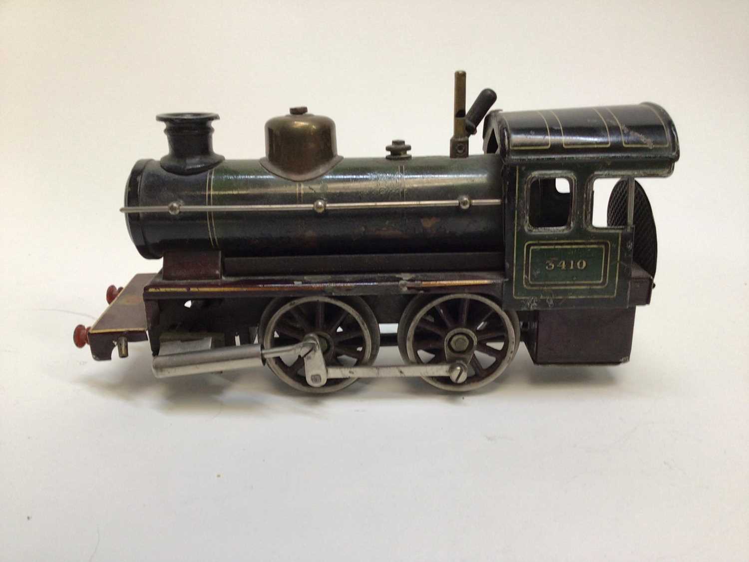 Lot 28 - Railway O Gauge unboxed selection of tinplate clockwork locomotives including Hornby, Bing etc. plus some tenders (QTY)