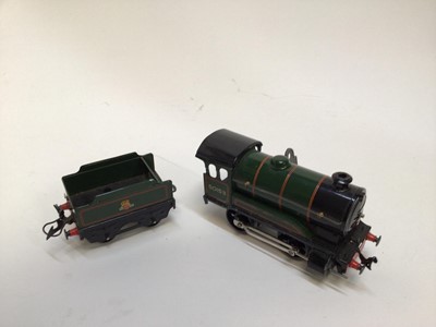 Lot 28 - Railway O Gauge unboxed selection of tinplate clockwork locomotives including Hornby, Bing etc. plus some tenders (QTY)