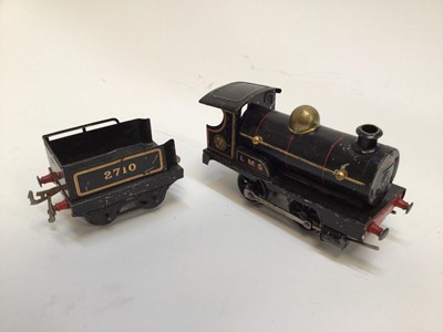 Lot 28 - Railway O Gauge unboxed selection of tinplate clockwork locomotives including Hornby, Bing etc. plus some tenders (QTY)