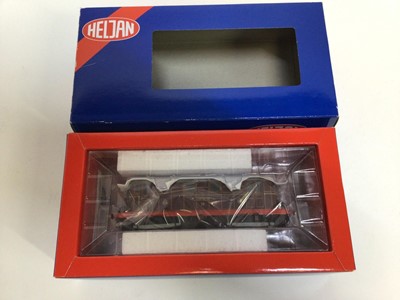Lot 35 - Railway OO Gauge selection including Hornby "Sir Ironside", Heljan Metroploitan BoBo 9001, Golden Arrow Bullied leader hand built locomotive Roco Museums edition 43711 in wooden oresentation case (...