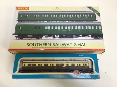 Lot 40 - Railway OO Gauge boxed selection of carriages, wagons and rolling stock including Hornby, Wren & Bachmann (QTY)