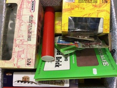 Lot 49 - Railway OO Gauge accessories including Skaledale, Sccenix, Bachmann and others plus 2x HM Power Controllers (boxed) and quantity of constructed buildings