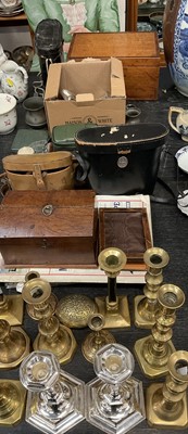 Lot 135 - Assorted works of art