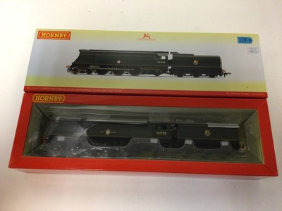 Lot 51 - Hornby OO gauge BR (Early) 4-6-2 (Original) Merchant Navy Class 'Clan Line' No. 35028 R3436, BR 4-6-2 Battle of Britain Class 'Sir Archibald Sinclair' R3525 both boxed (2)