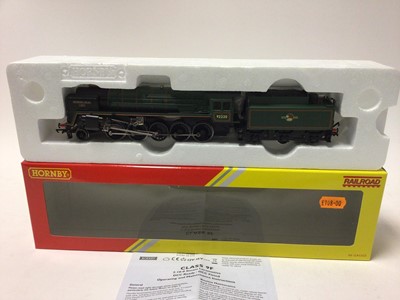Lot 56 - Hornby OO gauge SR 4-4-0 Schools Class 'Cheltenham' R2827, BR Class 9F Evening Star R3288 both boxed (2)