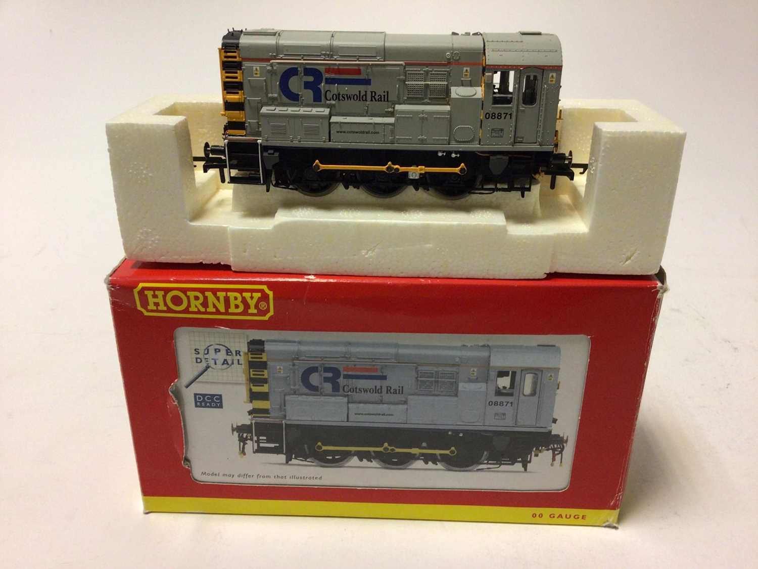 Lot 62 - Hornby OO gauge Cotswold Rail 0-6-0 Diesel Electric Class 08 '08771' R2594, BR 0-6-0 Diesel Class 08 Locomotive '08528' R2590, Freight Liner 0-6-0 Diesel Electric Class 08 Locomotive '08530' R2592,...