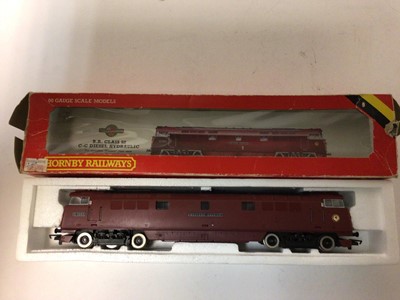 Lot 67 - Hornby OO gauge BR Bo-Bo Electric Class 90 R242, Class 47 Diesel 'Robin Hood'  R769, BR Class 52 C-C Diesel Hydraulic, BR Class 86/2 Bo-Bo Electric 'Phoenix' plus one other unboxed Diesel Locomotiv...