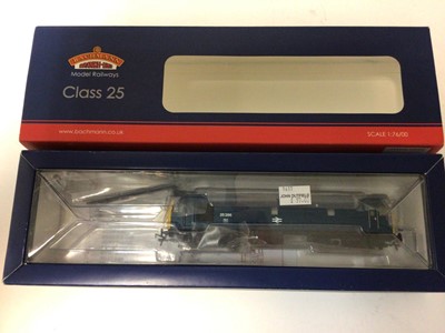 Lot 122 - Bachmann OO gauge Class 25/3 25286 BR blue Domino Headcode 32-408 boxed