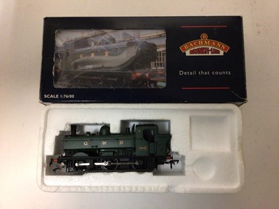 Lot 133 - Bachmann 8750 Pannier Tank 9643 GWR green, 57XX 5775 BR plain black late crest 31-902A, 08 Diesel Shunter 08683 EWS 32-108 all boxed (3)