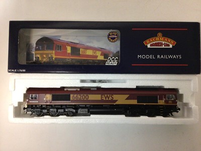 Lot 135 - Bachmann Class 66 Diesel 66200 Railways Heritage Committee EWS 32-730, Class 57/0 Diesel 57011 Freightliner Challenger 32-753 both boxed (2)