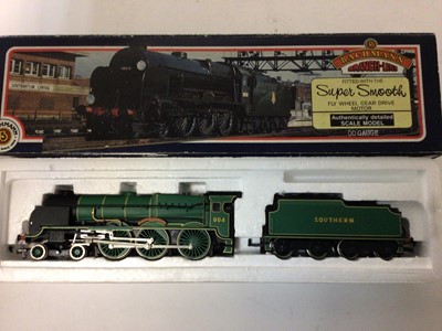 Lot 139 - Bachmann OO gauge Lod Nelson 864 Sir Martin Frobisher Malachite green 31-401, A4 60007 'Sir Nigel Gresley' 31-954A, N Class 1824 lined Southern green 32-153 all boxed (3)
