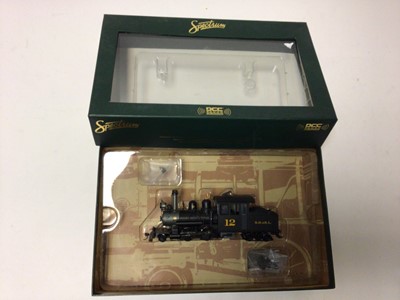 Lot 193 - Bachmann Spectrum Master Railroader Series "ON30" 2-4-4 Forney (DDC Sound) SR & RL locomotive No 25494, plus "ON30" United Traction Co closed street car No 25128, both boxed (2)