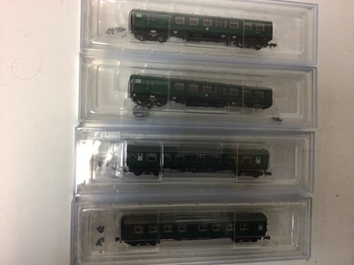 Lot 201 - Graham Farnish by Bachmann N gauge 4CEP Four Car EMU 7105 SRmultiple green unit No372-675