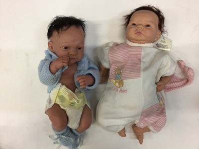 Lot 1810 - Small reborn and new born baby dolls 2002 Cititoy, Berenguer anatomically correct boy, Ashton drake 2006 boy and 2006 girl.