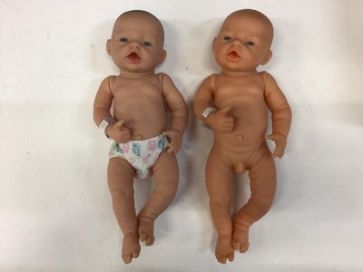 Lot 1812 - Reborn very small Ashton Drake 2006 plus two similar size dolls by Berenguer, two new born dolls by Berenguer with wrist bands.