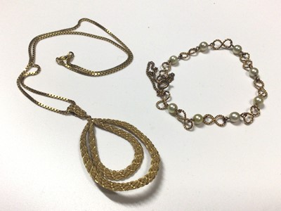 Lot 3 - 18ct gold pendant on chain and 9ct gold and cultured pearl bracelet