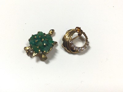 Lot 5 - 18ct gold mounted and raw emerald novelty brooch in the form of a tortoise, together with 9ct gold gem set brooch (2)