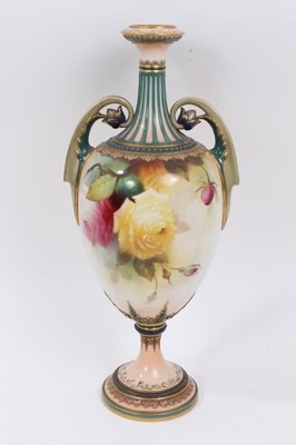 Lot 215 - Worcester vase