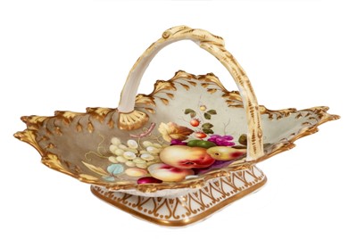 Lot 225 - Worcester basket