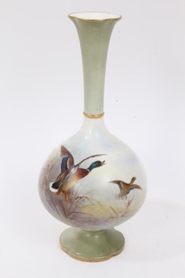 Lot 220 - James Stinton duck vase