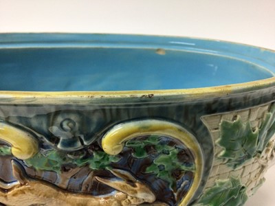 Lot 209 - Minton majolica tureen