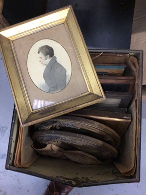 Lot 44 - Box of pictures
