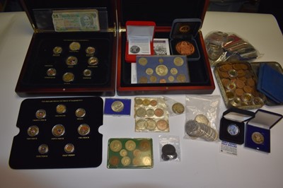 Lot 505 - World - Mixed coins to include Canada silver Dollar G.B. 1953 year set, cupro-nickel Crowns modern copies and other issues (Qty)