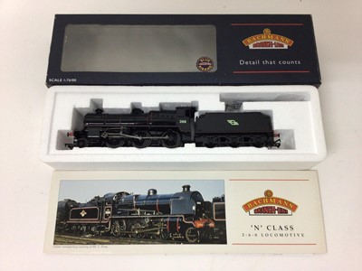 Lot 21 - Bachmann 00 gauge locomotives N Class locomotive, 32-150, P/Boiler Scot 6119 "The Lancashire Fusilier", 31-283, Standard Class 5MT 73030, BR black, 32-503 and 07/WD 2-8-0 Austerity, 3085,  LNER bla...