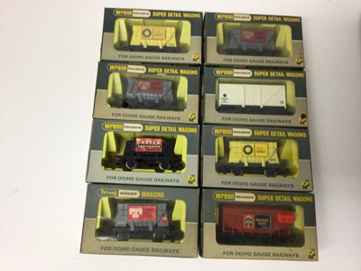 Lot 24 - Wrenn 00 gauge boxed selection of Five Pullman Carriages, wagons and rolling stock (45)