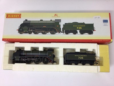 Lot 32 - Hornby OO gauge locomotives SR S15 Class locomotives '827' R3411, SR 4-6-0 Class N15 '736 Excalibur' R2580, GWR 4-6-0 Star Class 'Knight of the Grand Cross' R3166 all boxed (3)
