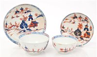 Lot 35 - 18th century Lowestoft Imari palette Dolls'...