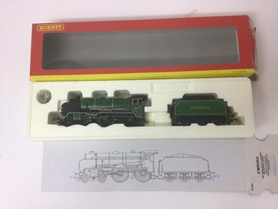 Lot 46 - Hornby OO gauge locomotives 910 Merchant Taylors SR green livery FMR 18A, GWR 2-6-2T 61XX Class locomotive '6147' R2098A all boxed (3)