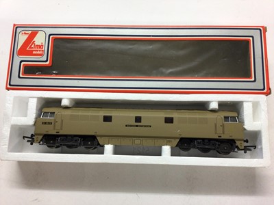 Lot 97 - Lima 00 gauge diesel locomotives Class 52 'Western Enterprise' D1023 Brown, 205122MW, Class 52 'Western Renown' D1071, BR blue, 205126MW, Class 87 'City of London' 87 005, BR blue, 205125MWG and Cl...