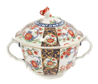 Lot 304 - A rare Worcester two handled bowl and cover, in the Rich Queen’s pattern, circa 1770
