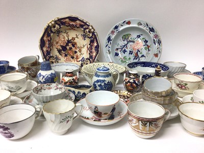 Lot 251 - A large group of mostly 18th and 19th century English ceramics, including a creamware basket, pearlware teapot, Derby, Newhall, etc