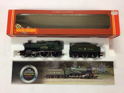 Lot 78 - Hornby OO gauge locomotives 4-4-0 BR lined green Schools Class V 'Dover' locomotive and tender 30911, R257, BR lined green 4-6-0 Class B17 'Leeds United' locomotive and tender 61656, R060, GWR line...