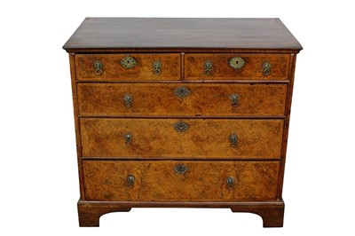 Lot 1400 - Good early 18th century burr walnut and feather banded chest, with two short over three long graduated drawers on bracket feet, 100cm wide x 61cm deep x 92cm high