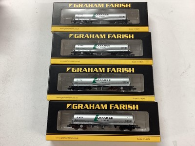 Lot 120 - Graham Farish by Bachman N gauge 'Lafarge Cement' JPA Cement Wagons VTG (x4) 377-675 plus BR Mk1 Super BG Full Brake 'Royal Mail' carriages (x3), 374-777A, 374-776A and 374-775A, all boxed (7)