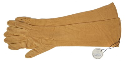 Lot 98 - Wallis Duchess of Windsor, pair very fine quality 1930s-1950s fawn silk velvet evening gloves with very fine stitching , inventory label to interior and original Sotheby's part lot label for The Du...